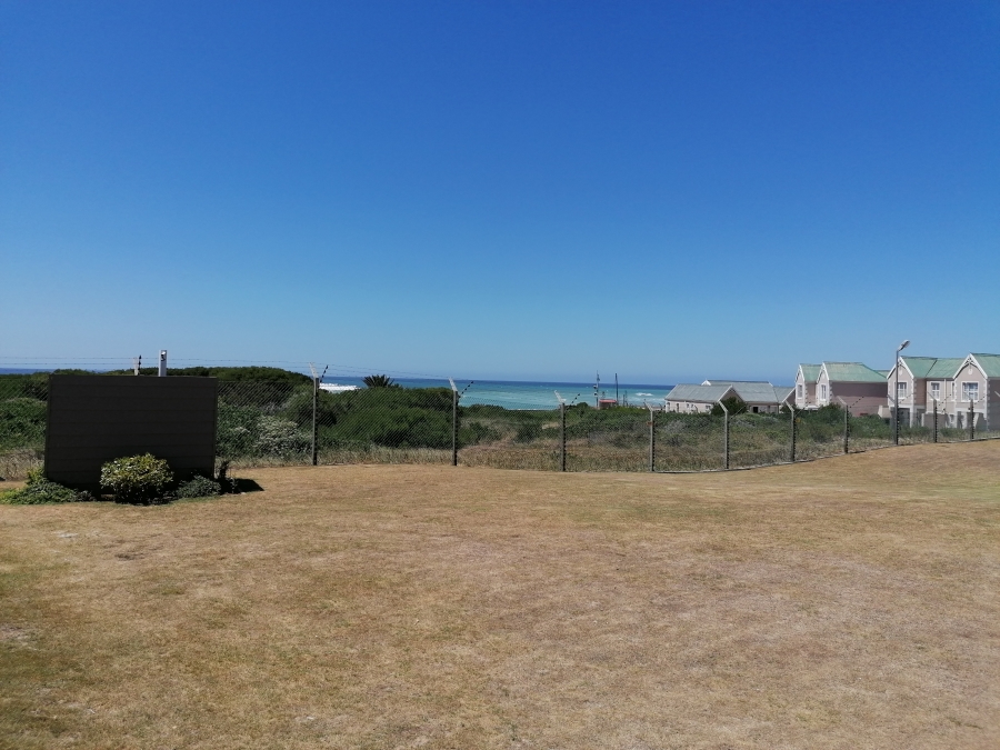To Let 3 Bedroom Property for Rent in Marina Martinique Eastern Cape